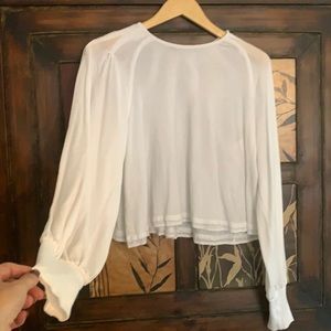 Cropped long sleeve detailed top